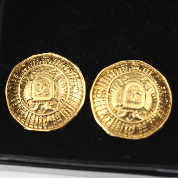 CHANEL CC Logos Round Emblem Clip-On Earrings Gold Tone Auth - Picture 1 of 11